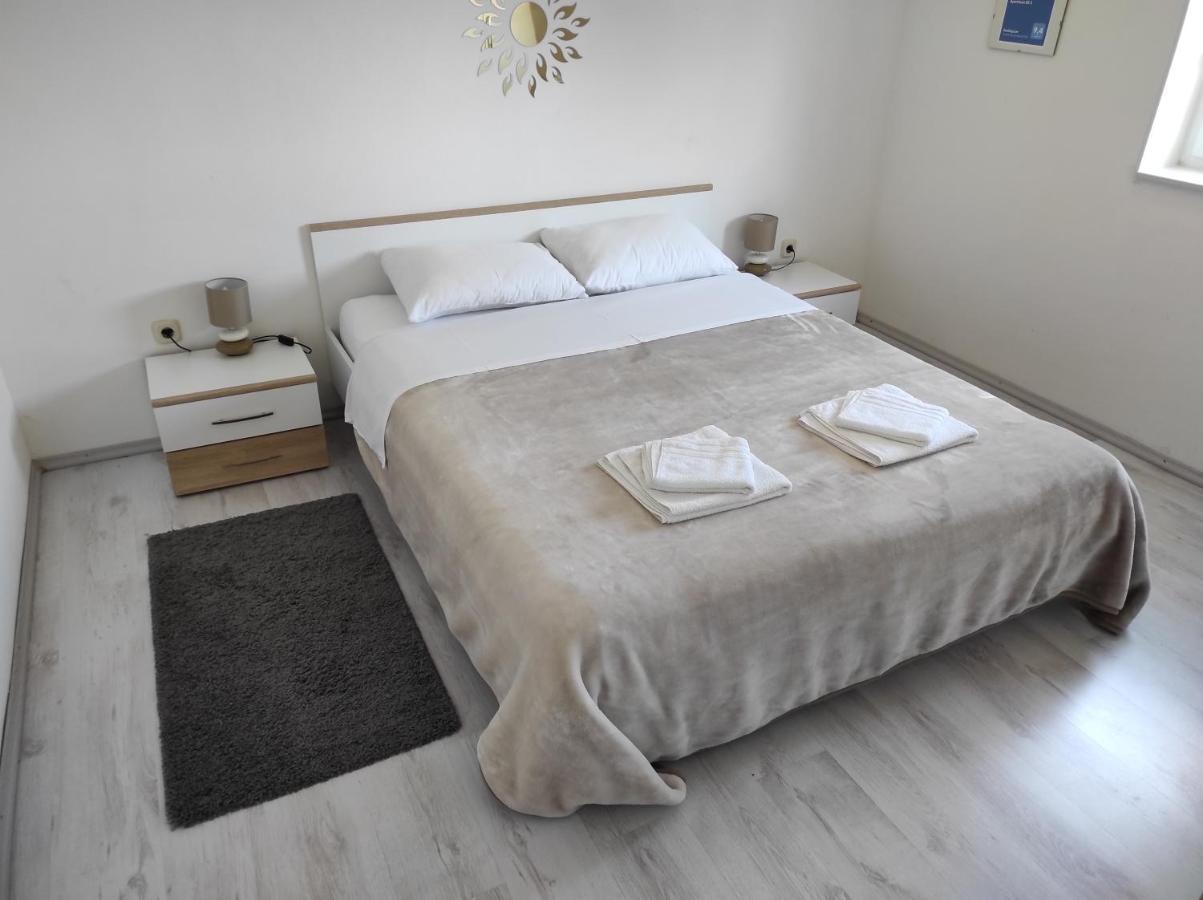 Apartman Eli 2 โรวีน ภายนอก รูปภาพ